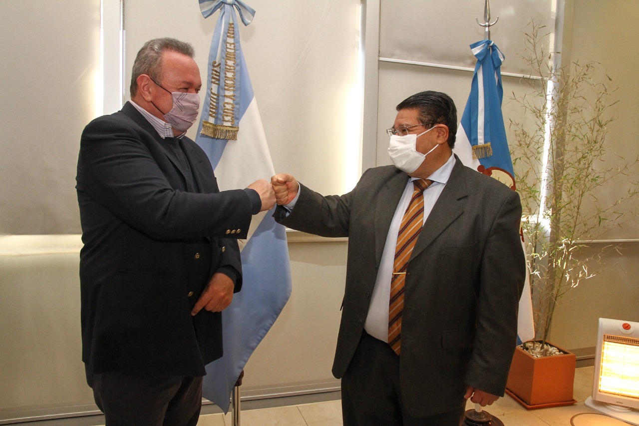 Firman un importante convenio de cooperación entre la Fundación Señor González y el Ministerio de Educación.